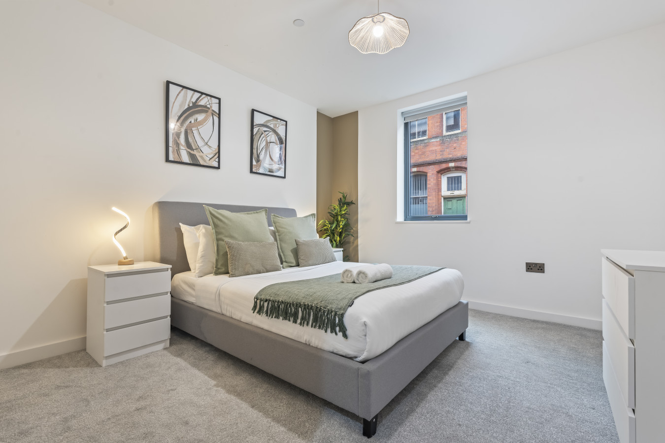 Scholars Quarter | 1 Bed | Sleeps 2 | Jewellery in 22 Legge Lane - Property image 6 - VivreStays
