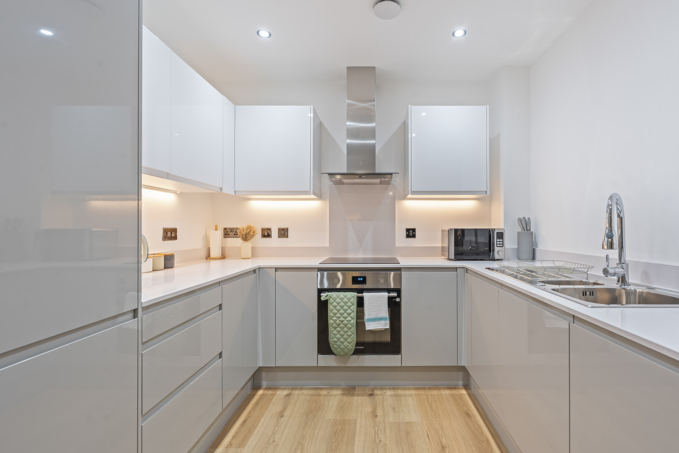 Scholars Quarter | 1 Bed | Sleeps 2 | Jewellery in 22 Legge Lane - Property image 7 - VivreStays