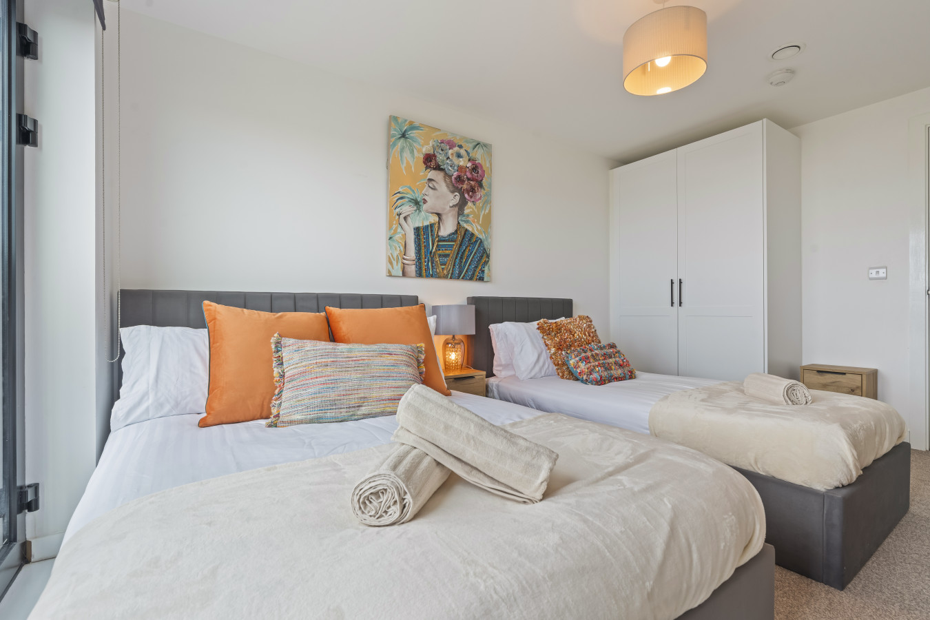 Oriel Place | Liverpool | 2BR | 3 Beds | Central in 12 Oriel Street - Property image 2 - VivreStays