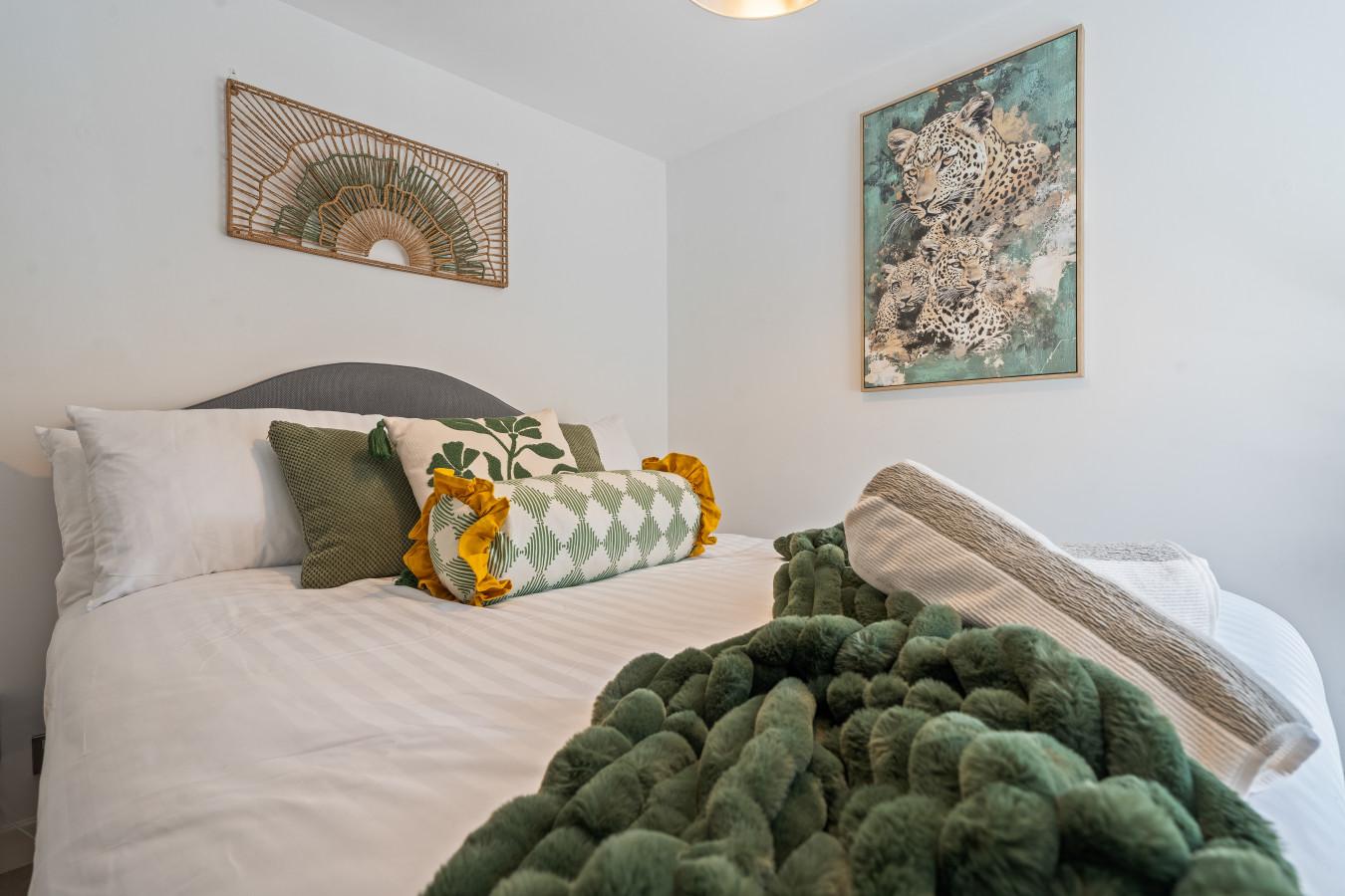 Cosy Chester House | 2BR | Sleeps 3 | Canal View in 4 George Street - Property image 11 - VivreStays