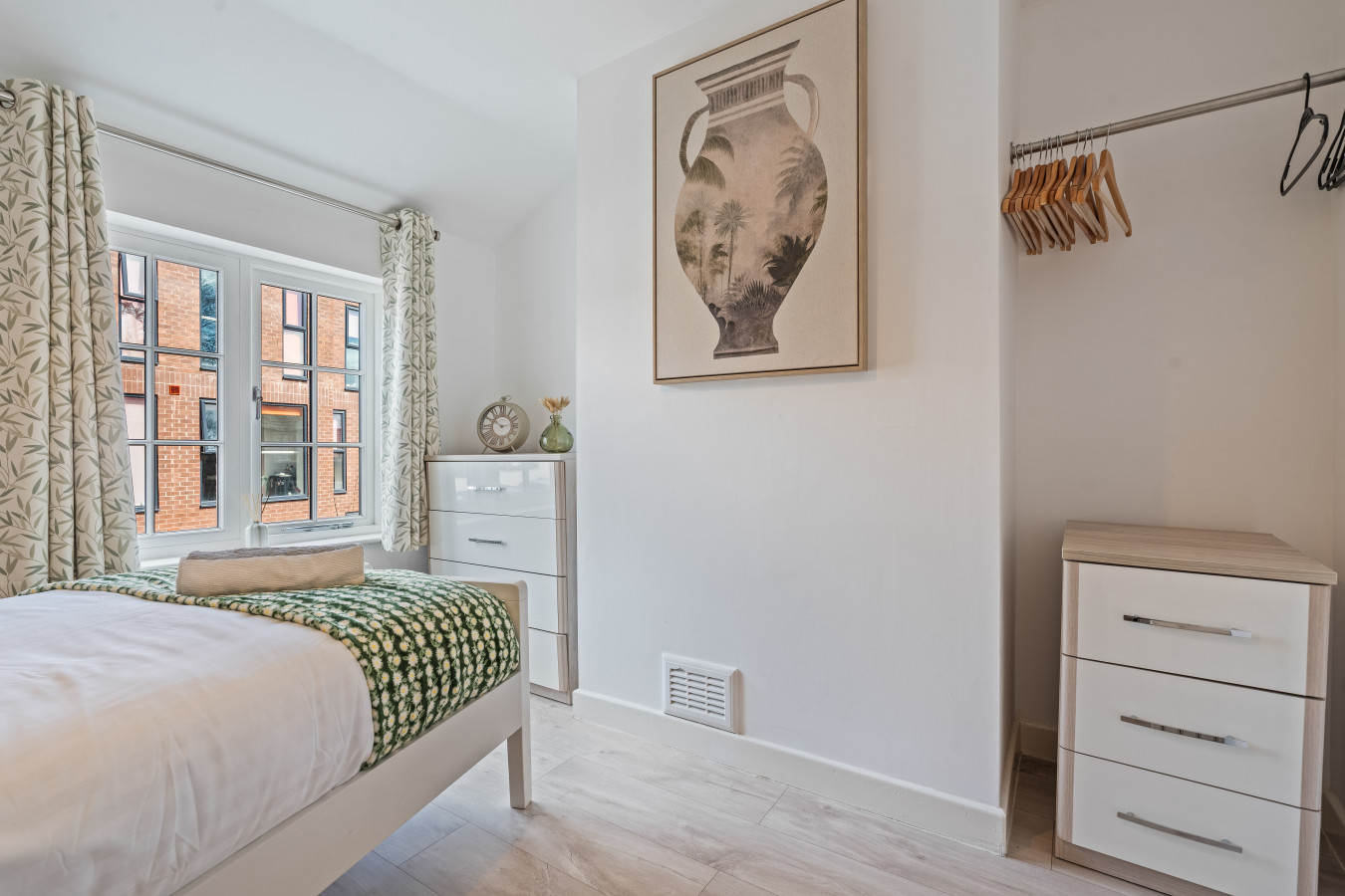 Cosy Chester House | 2BR | Sleeps 3 | Canal View in 4 George Street - Property image 9 - VivreStays