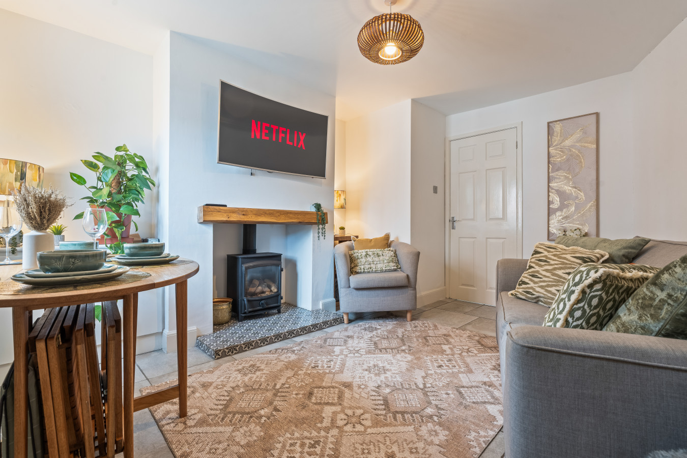 Cosy Chester House | 2BR | Sleeps 3 | Canal View in 4 George Street - Property image 4 - VivreStays