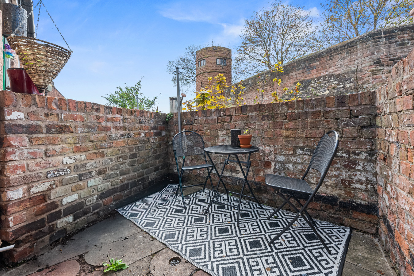 Cosy Chester House | 2BR | Sleeps 3 | Canal View in 4 George Street - Property image 8 - VivreStays