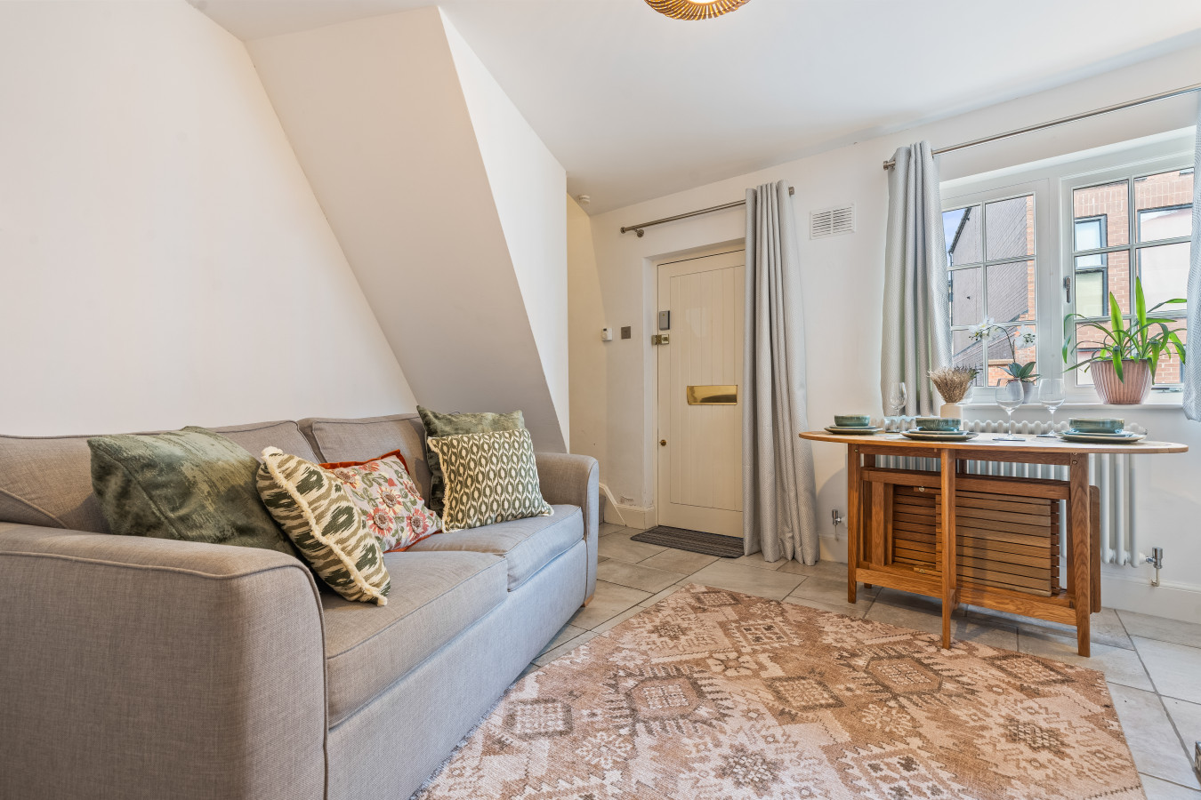 Cosy Chester House | 2BR | Sleeps 3 | Canal View in 4 George Street - Property image 14 - VivreStays