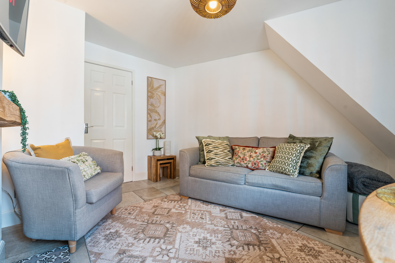 Cosy Chester House | 2BR | Sleeps 3 | Canal View in 4 George Street - Property image 10 - VivreStays