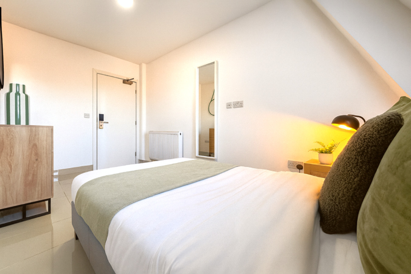 Clarendon Escape | 3 Beds | 3 Bath | Sleeps 6 in 59, 61 Clarendon Road - Property image 6 - VivreStays