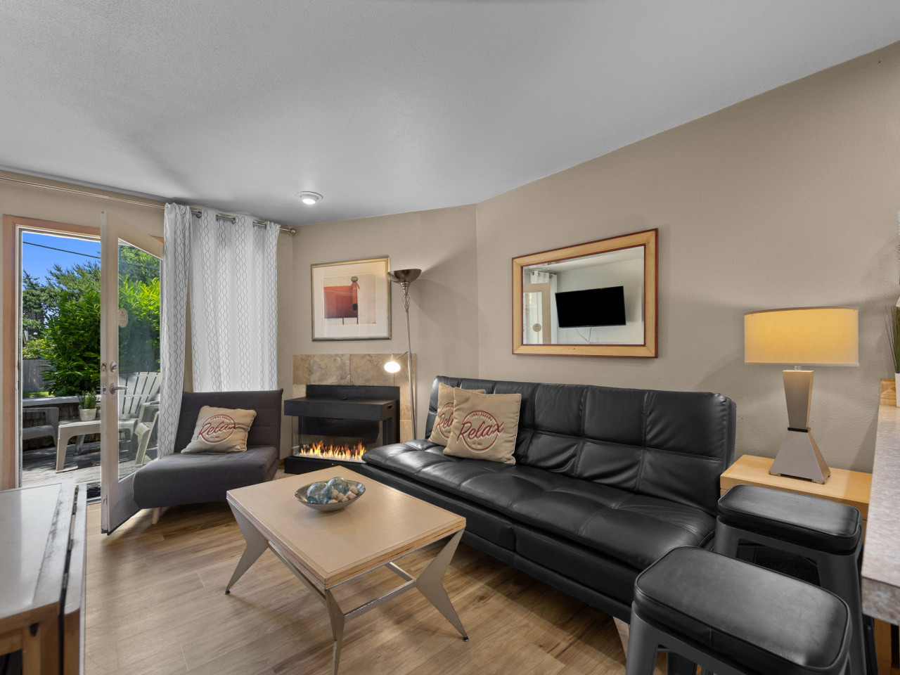 1 Pacific Surf: Cozy Town Home | Walk To Beach | Dog-friendly - Cannon Beach, OR