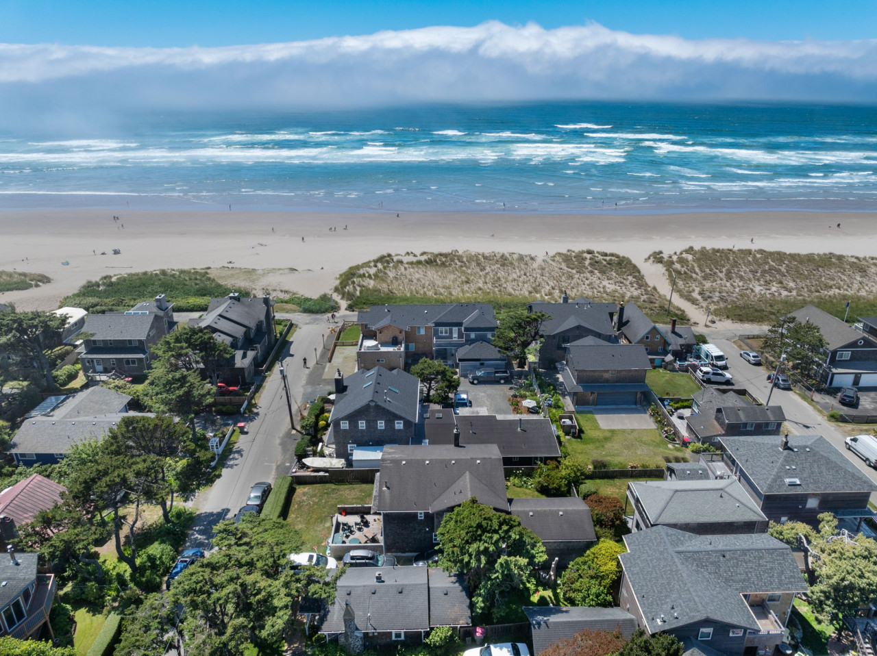 Sandals Inn Spa Suite & Cabana:  Steps To Beach | Dog-friendly - Cannon Beach, OR