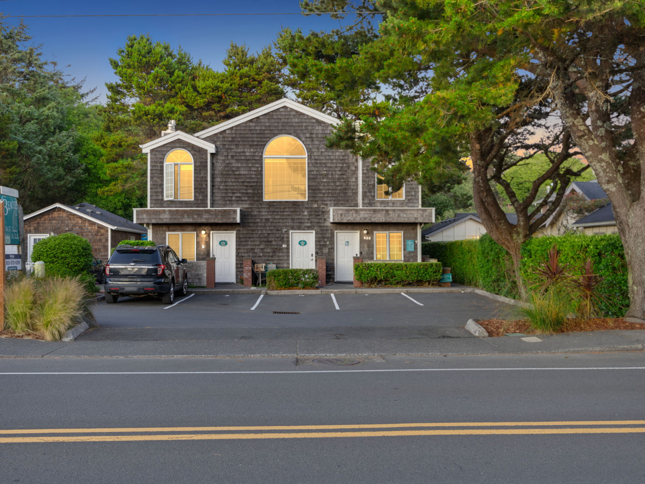 Beaches Inn Fourplex Group Getaway: Walk To Beach| Dog-friendly - Cannon Beach, OR