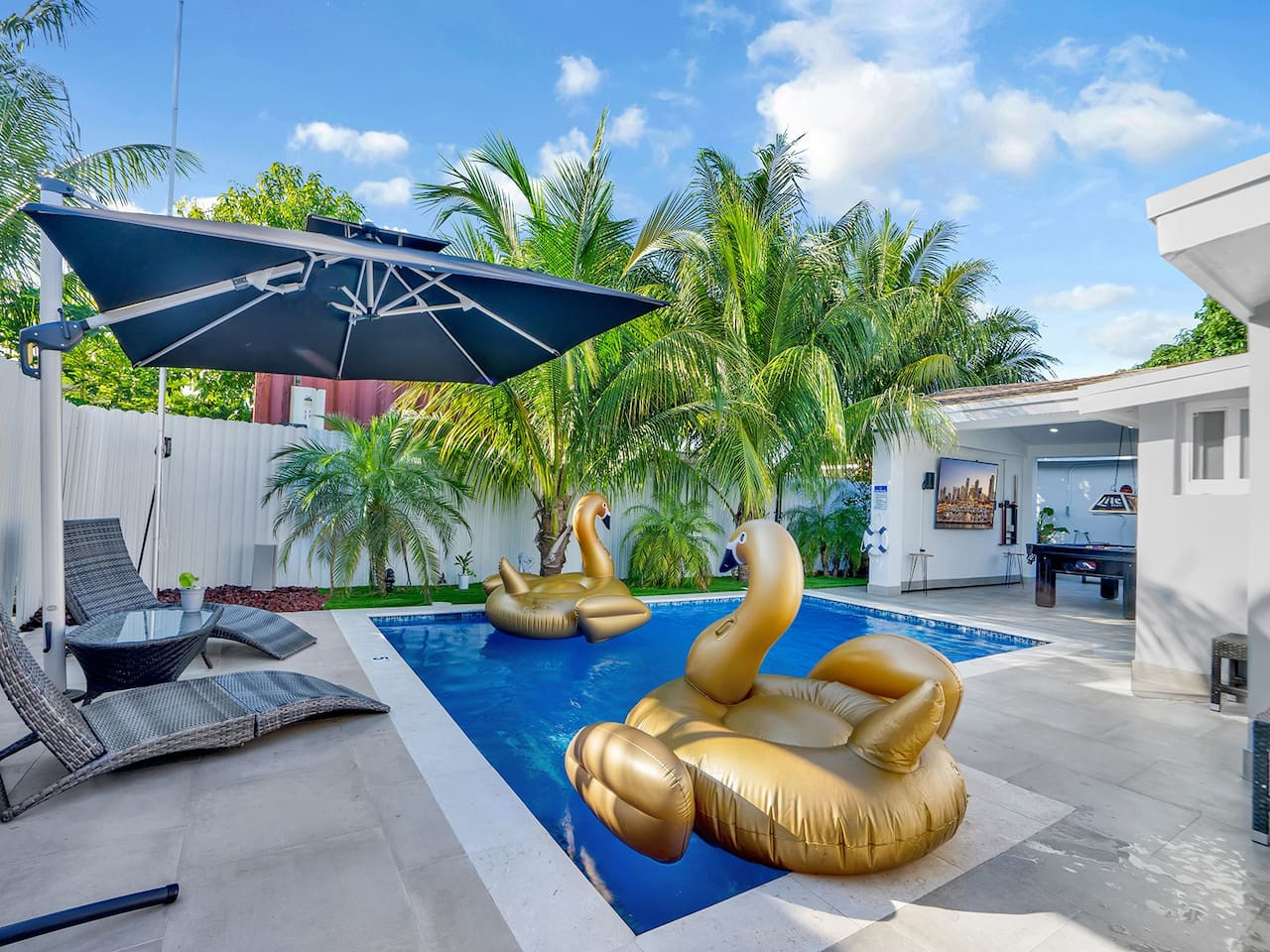 Spacious Villa With Heated Pool And Outdoor Entertainment - Luxurious Escape - The Bahamas