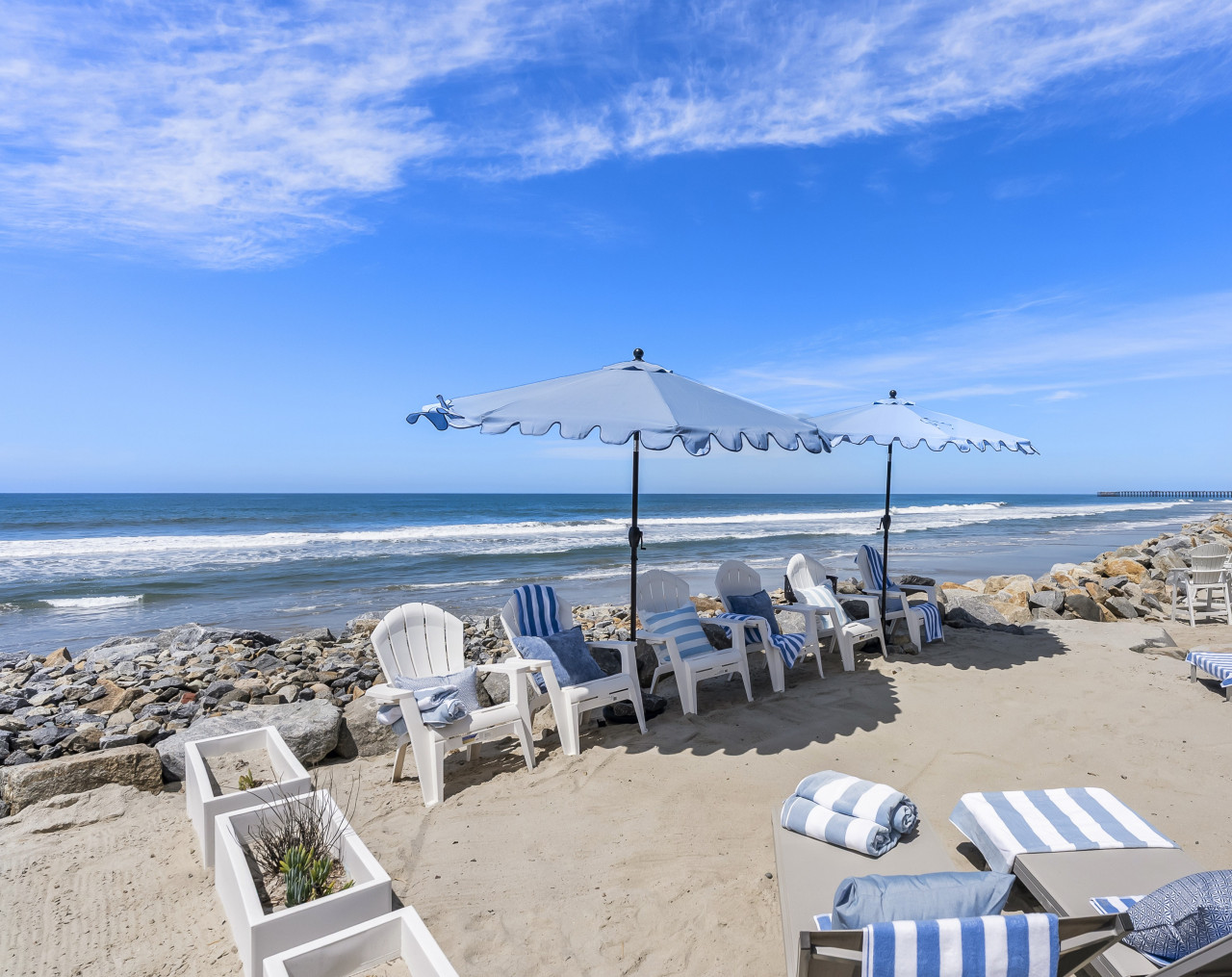 Beachfront ON the Sand, Private Fire Pit, Watch Dolphins