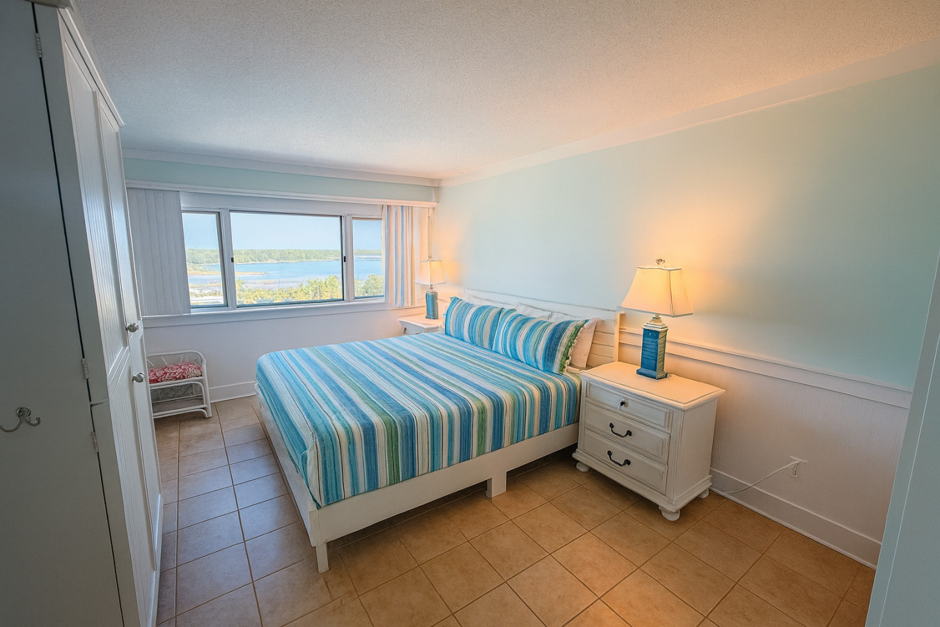 Coastal Comfort | Beachfront | Holidays Available! - Photo 5