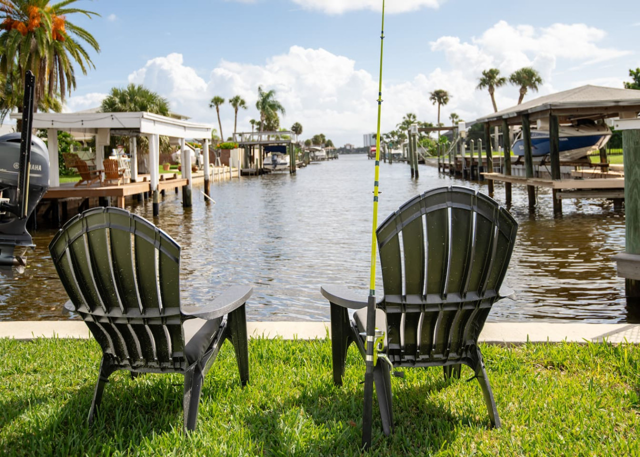 Riverside Retreat W/fireplace - Daytona Beach