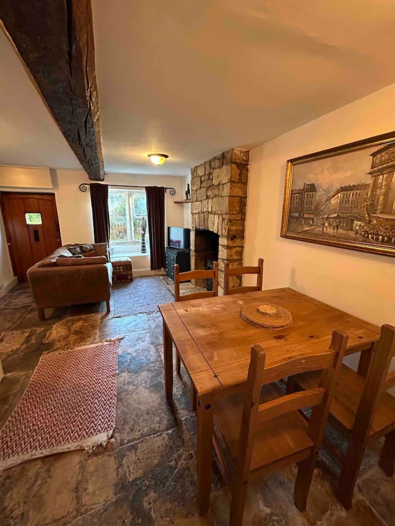 Crown Cottage in 2 Crown Cottages - Property image 5 - VivreStays