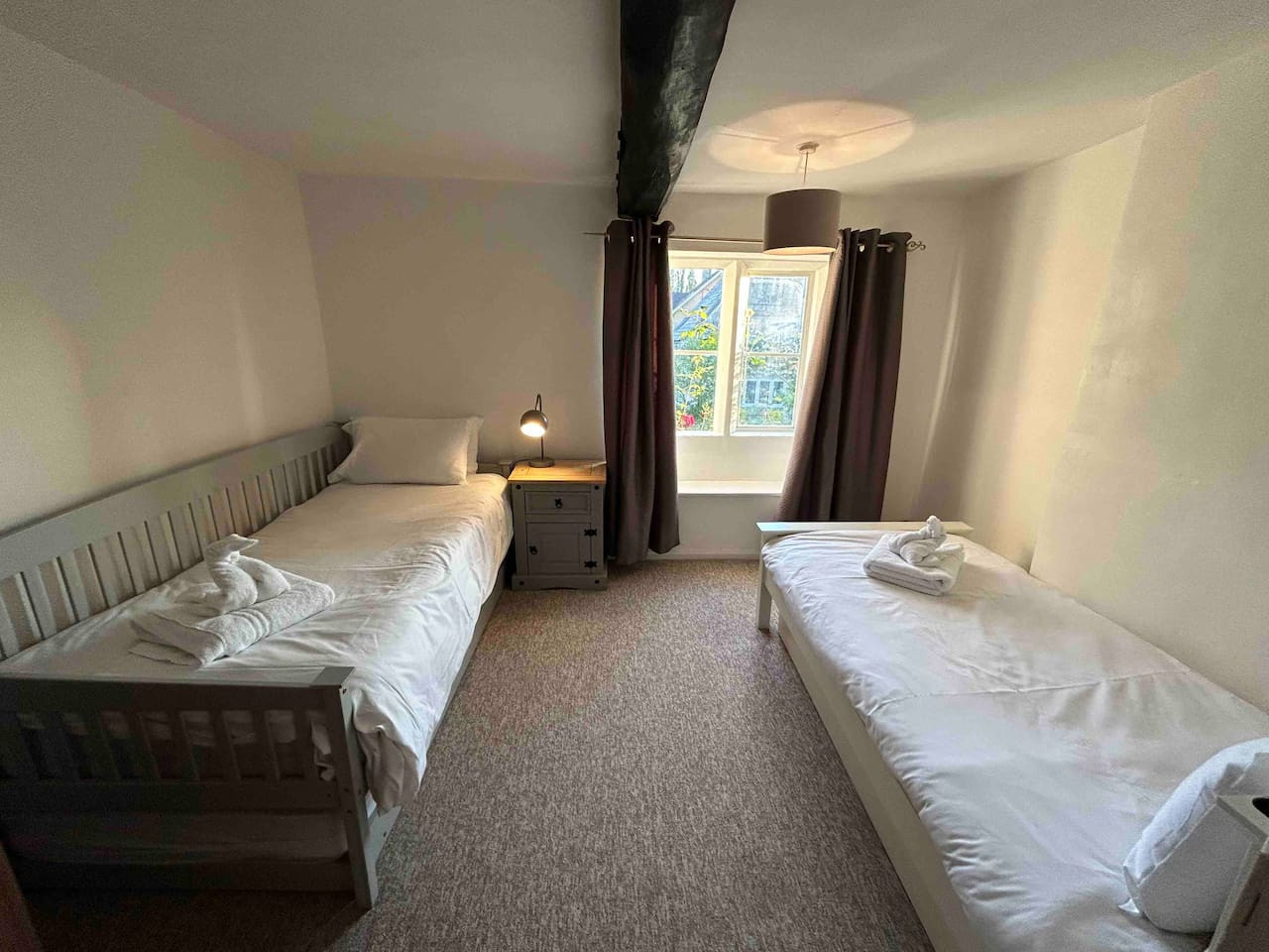 Crown Cottage in 2 Crown Cottages - Property image 8 - VivreStays