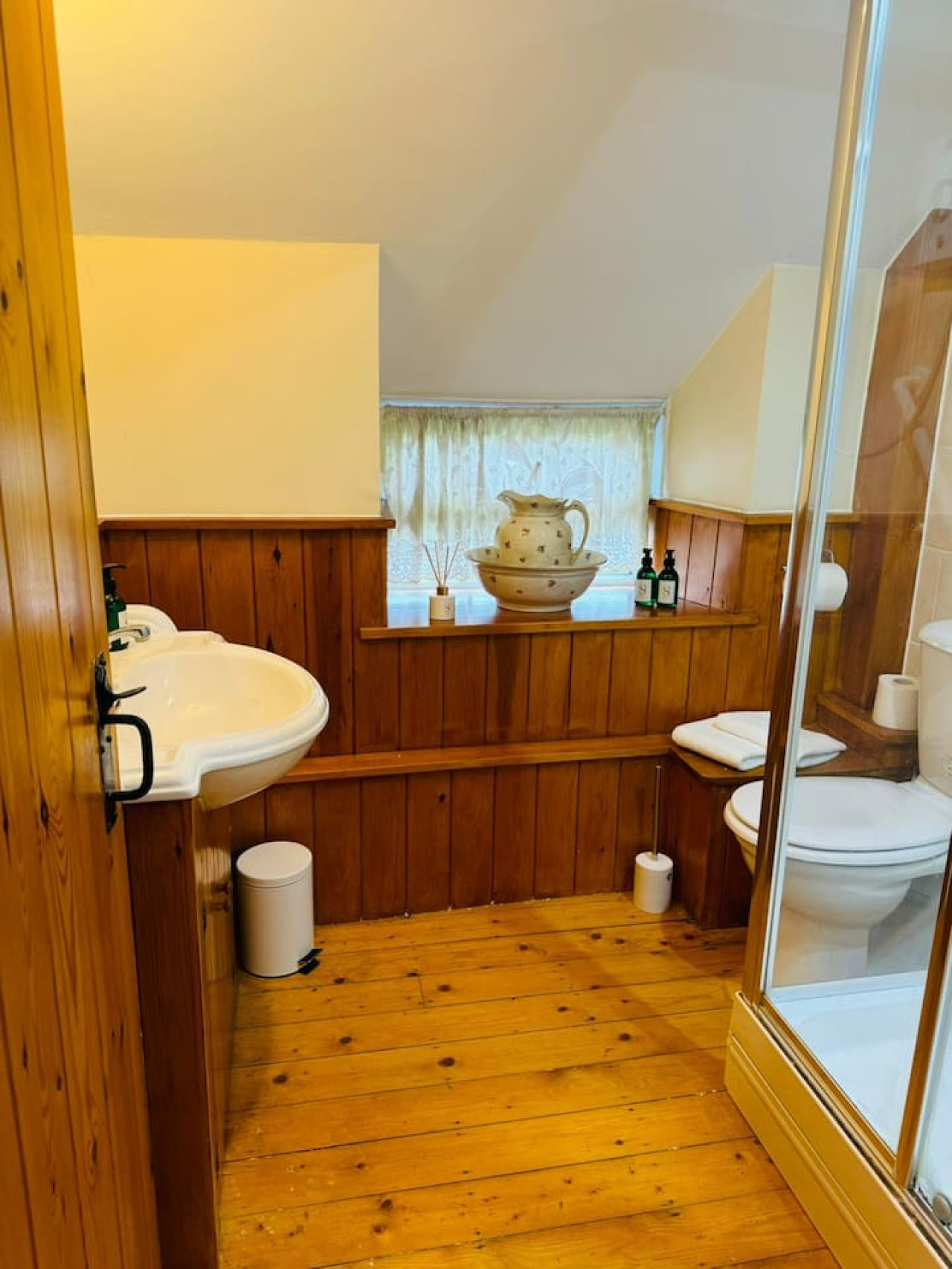 The Annexe at Cherry Cottage in Upton Hill - Property image 19 - VivreStays