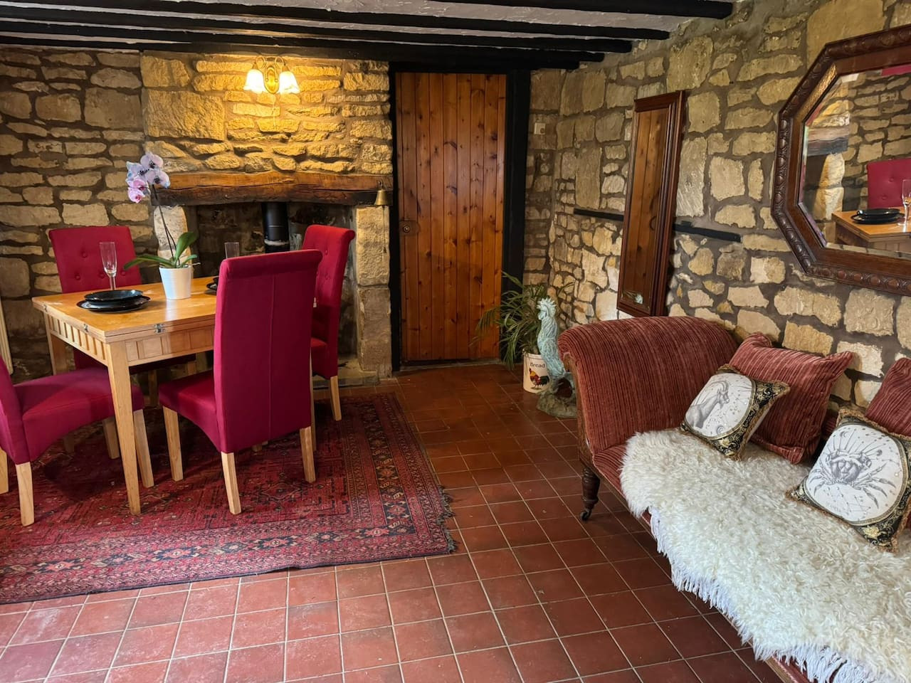 The Annexe at Cherry Cottage in Upton Hill - Property image 12 - VivreStays