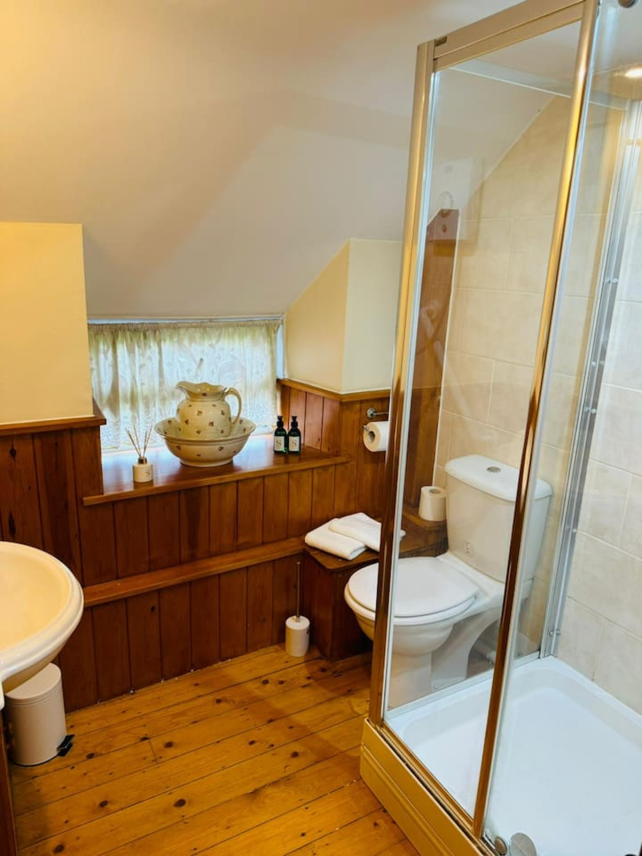 The Annexe at Cherry Cottage in Upton Hill - Property image 20 - VivreStays