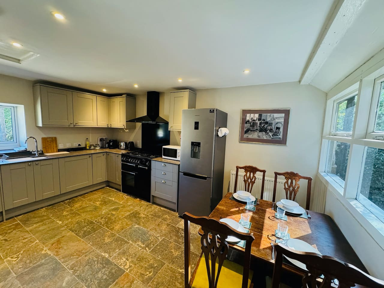 Springbank Cottage in Springbank Cottage - Property image 10 - VivreStays