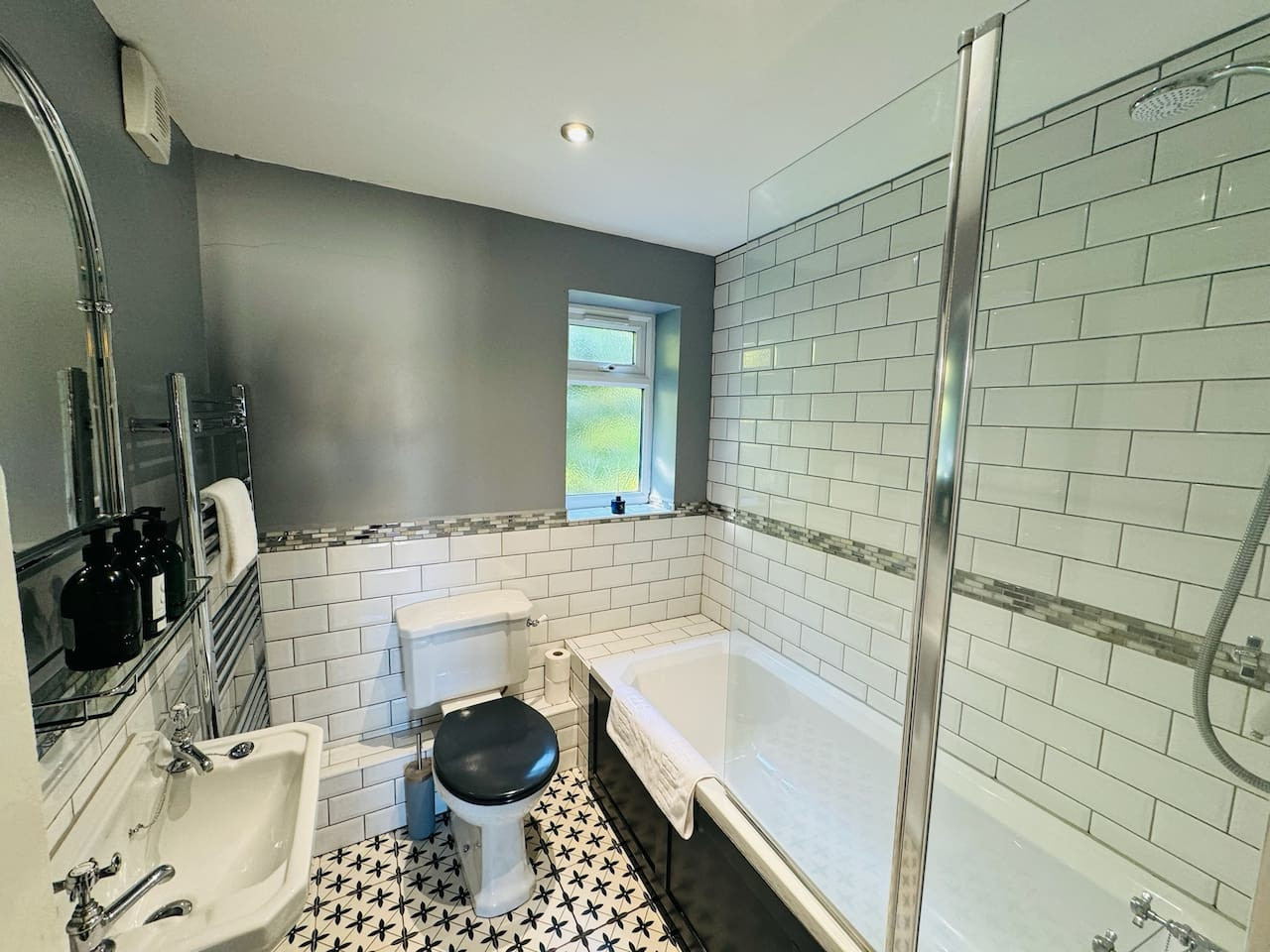 Springbank Cottage in Springbank Cottage - Property image 15 - VivreStays