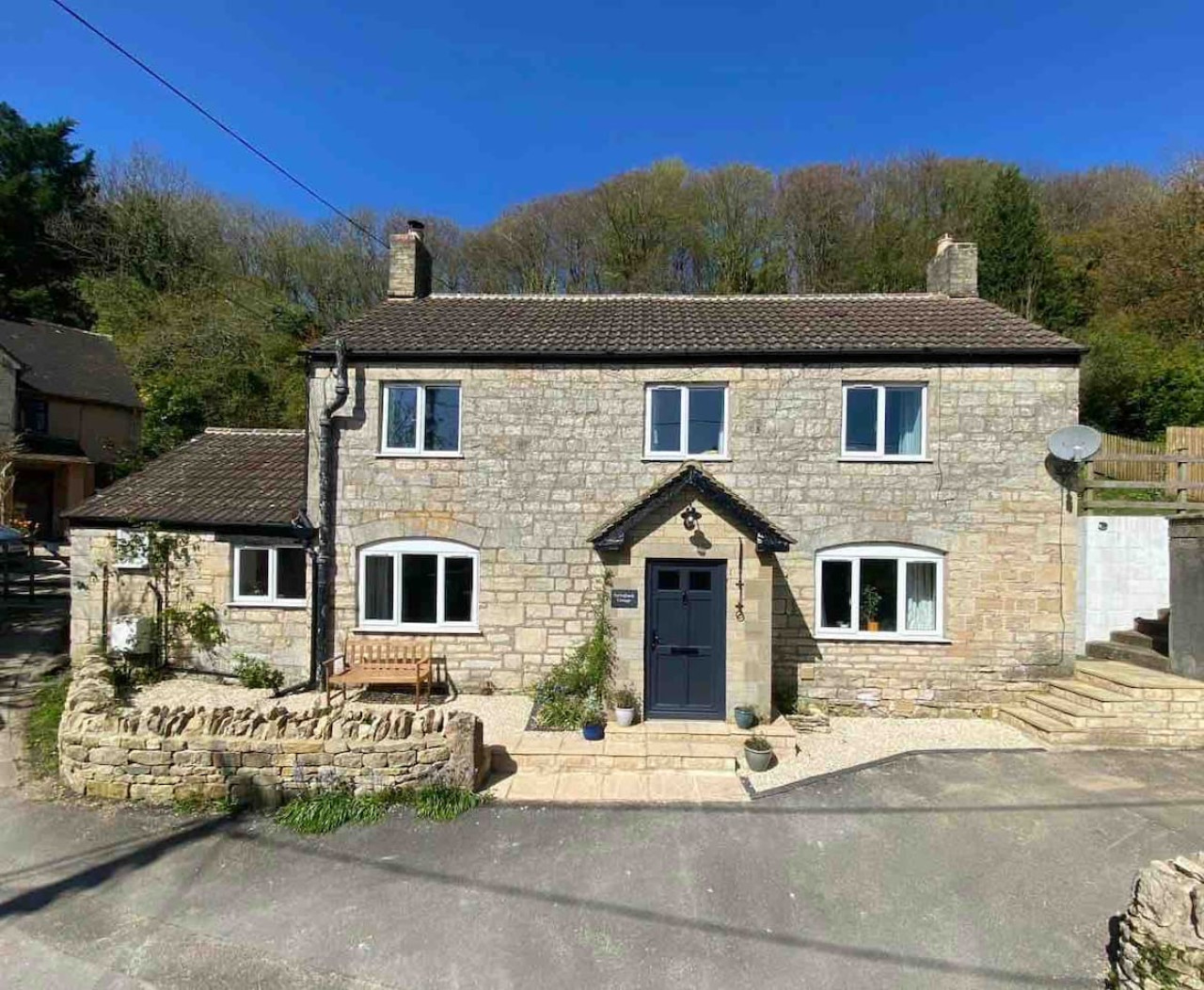 Springbank Cottage in Springbank Cottage - Property image 2 - VivreStays