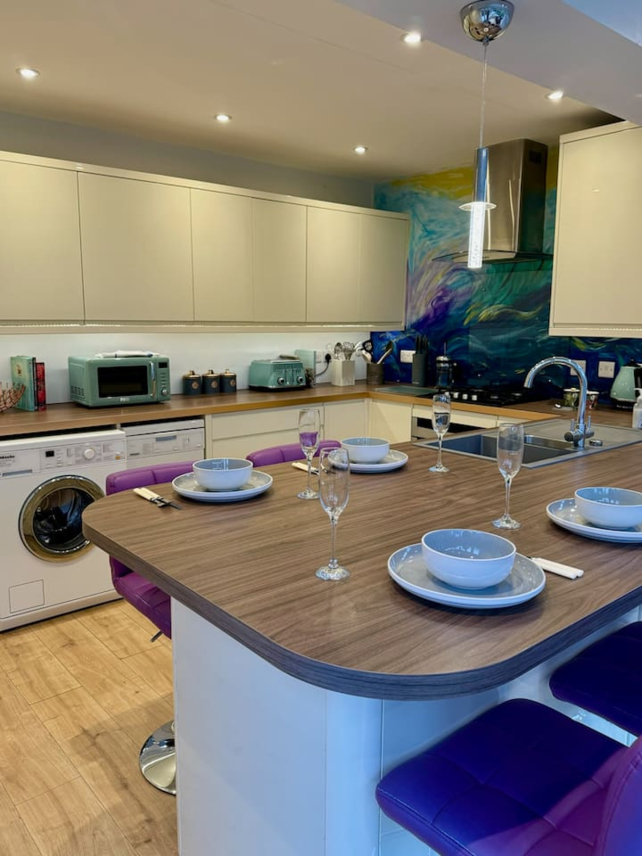 Solstar House in 11 Blackwell Close - Property image 4 - VivreStays