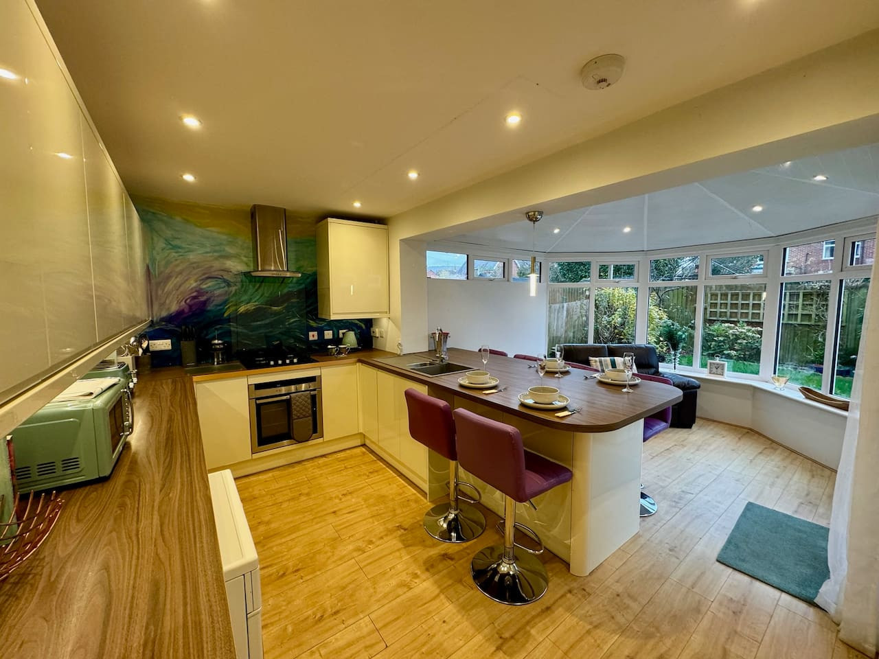 Solstar House in 11 Blackwell Close - Property image 3 - VivreStays