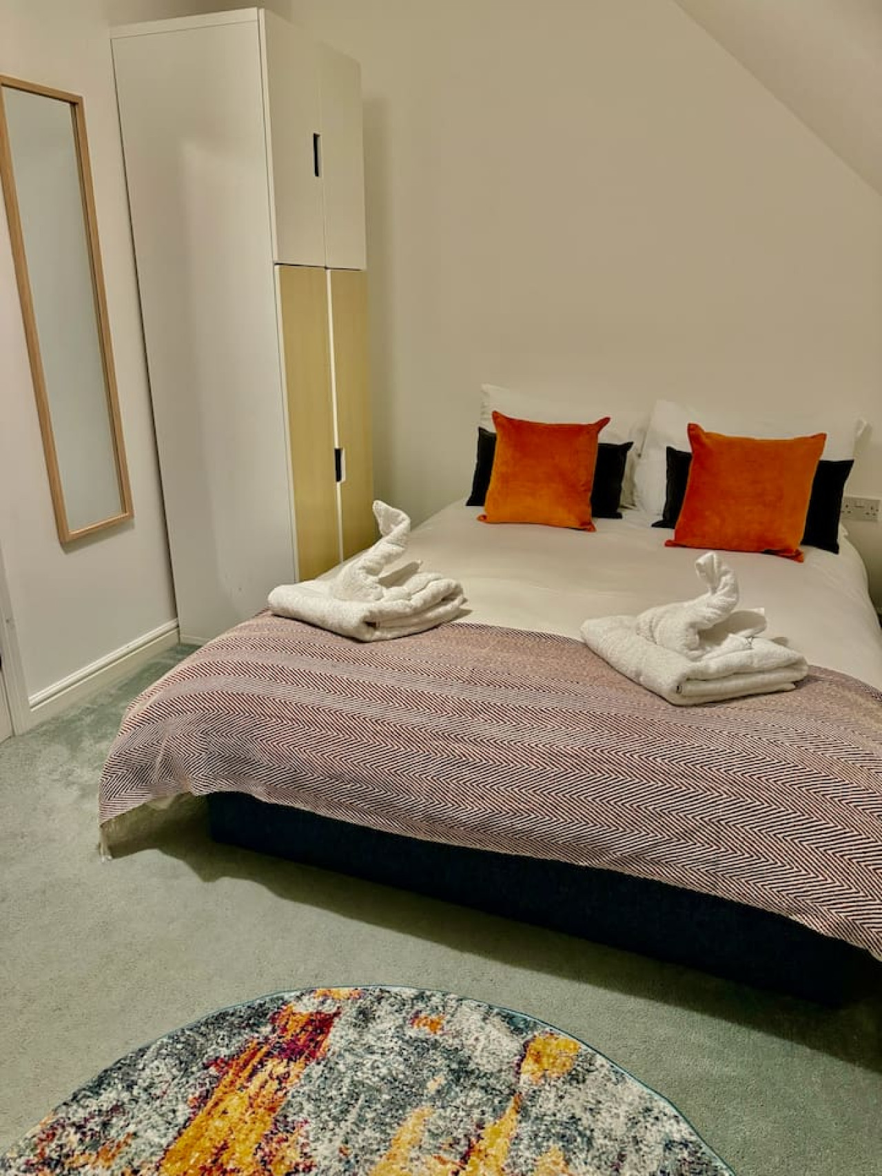 Solstar House in 11 Blackwell Close - Property image 25 - VivreStays
