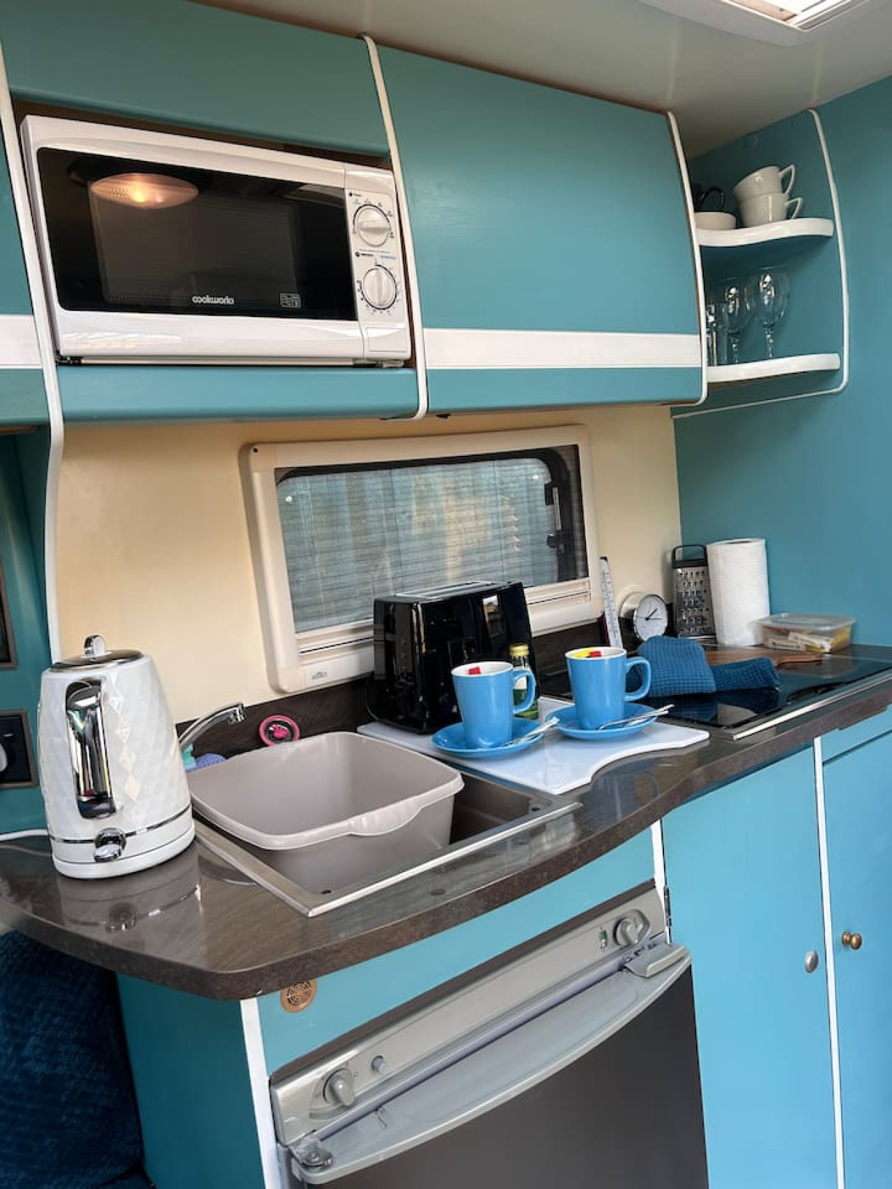 The Cosy Camper in 2 Woodside - Property image 28 - VivreStays