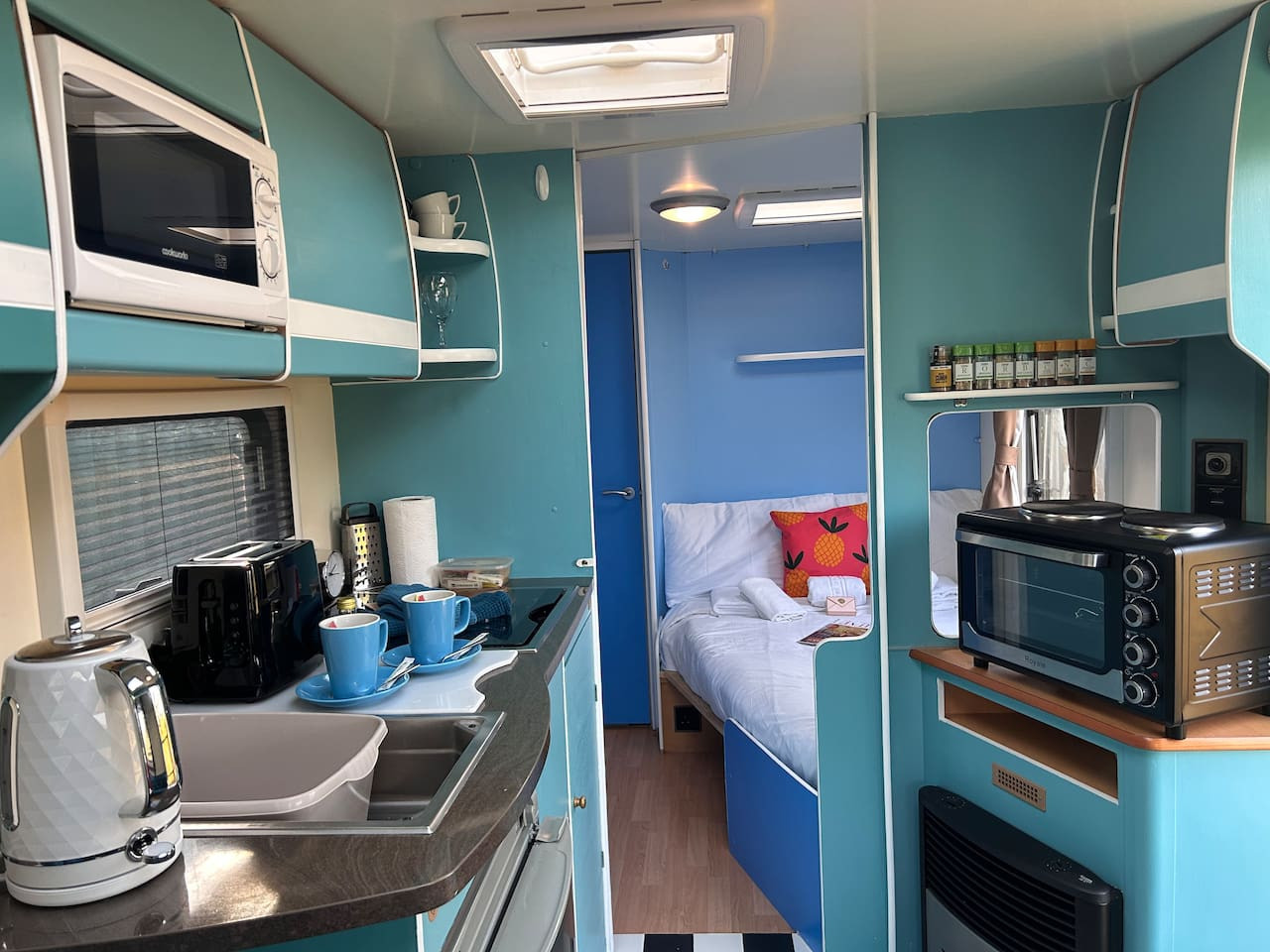 The Cosy Camper in 2 Woodside - Property image 29 - VivreStays