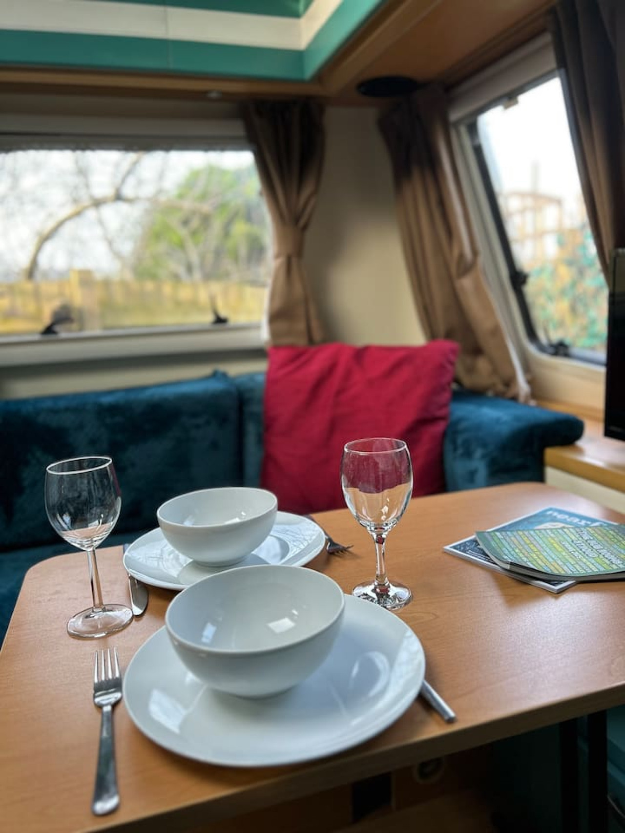 The Cosy Camper in 2 Woodside - Property image 9 - VivreStays