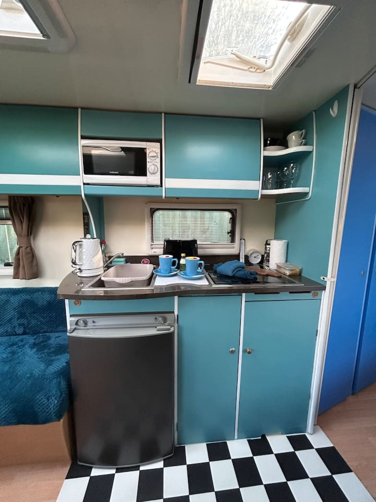 The Cosy Camper in 2 Woodside - Property image 14 - VivreStays