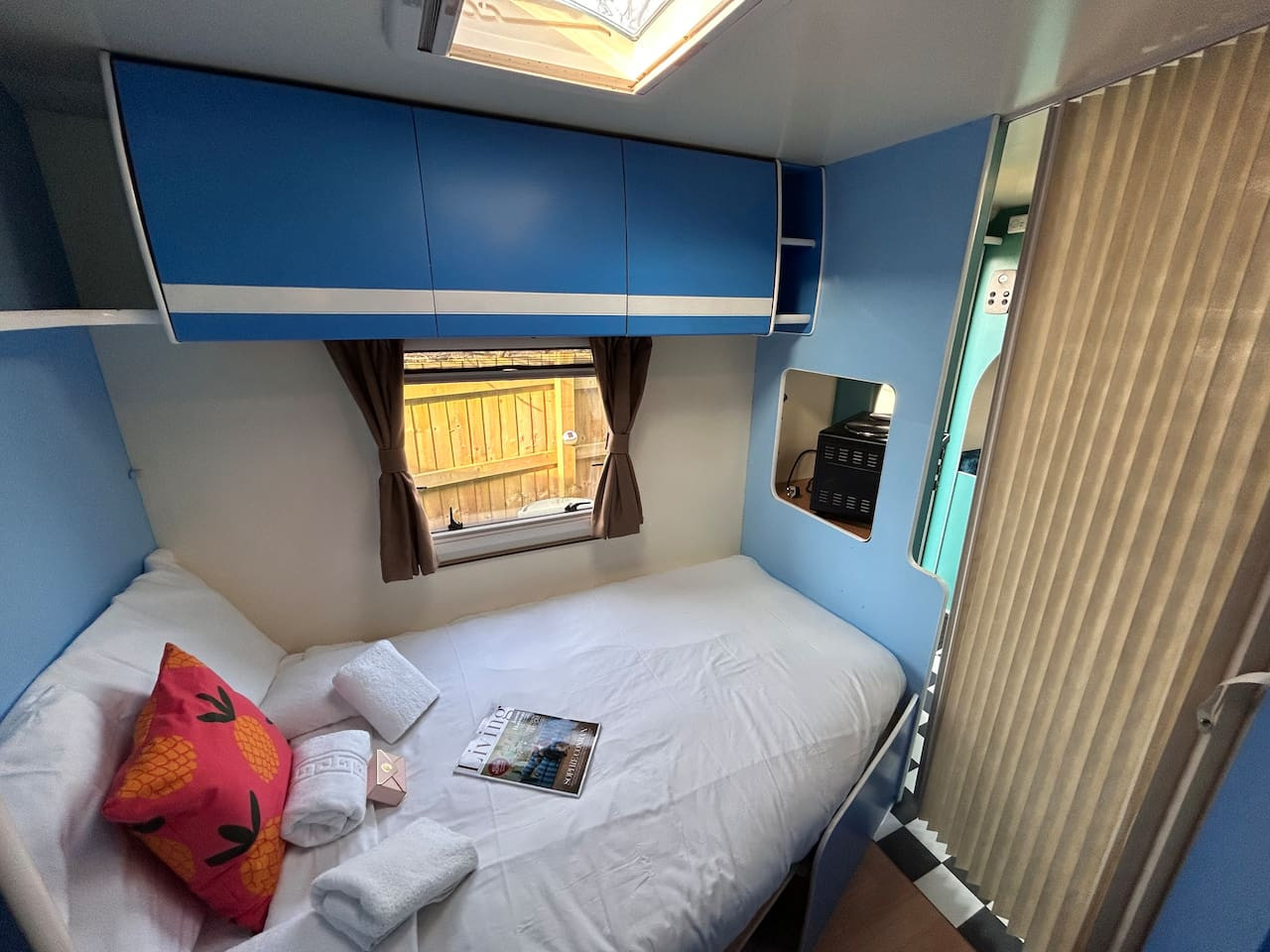 The Cosy Camper in 2 Woodside - Property image 24 - VivreStays