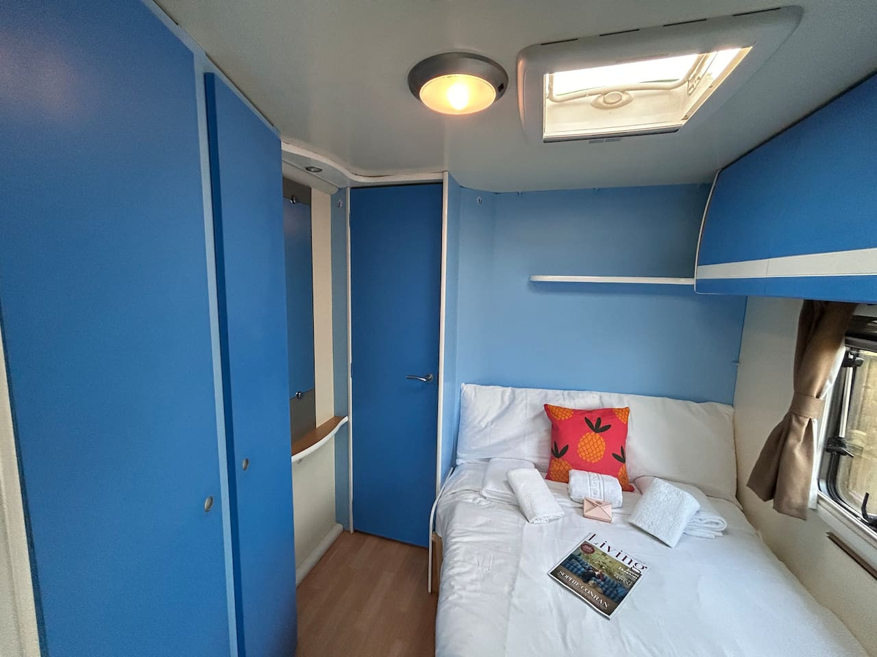The Cosy Camper in 2 Woodside - Property image 11 - VivreStays