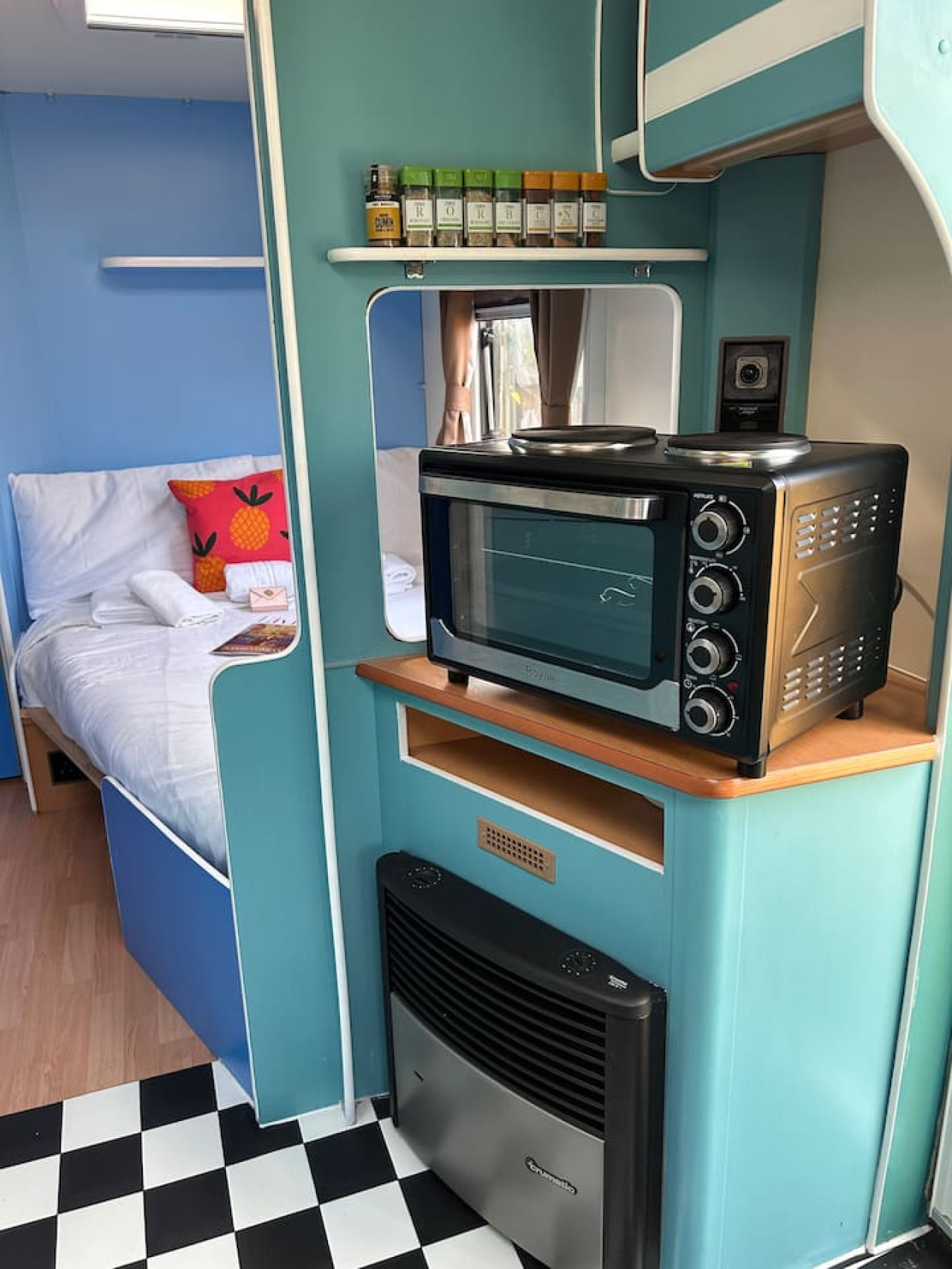 The Cosy Camper in 2 Woodside - Property image 22 - VivreStays