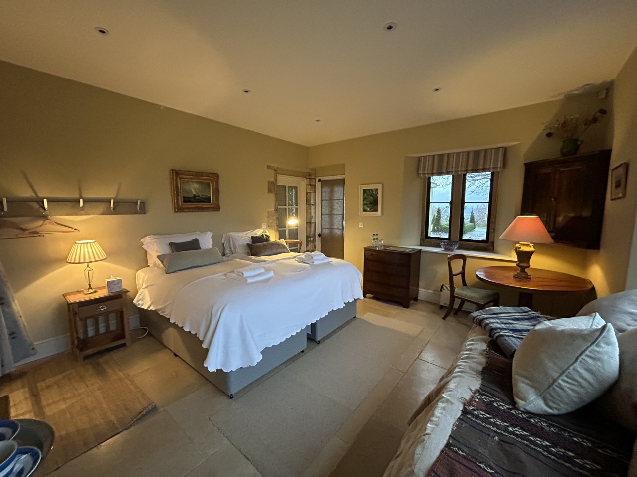 Hill House - 2 Bed Guest Suite in 19 Crawley Hill, Uley, Dursley GL11 5BH, UK - Property image 8 - VivreStays