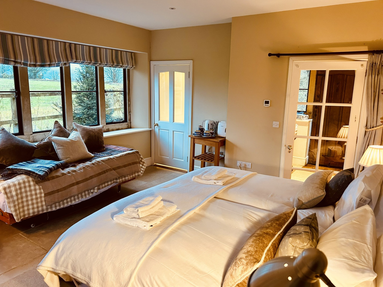 Hill House - Country Retreat in 19 Crawley Hill, Uley, Dursley GL11 5BH, UK - Property image 16 - VivreStays
