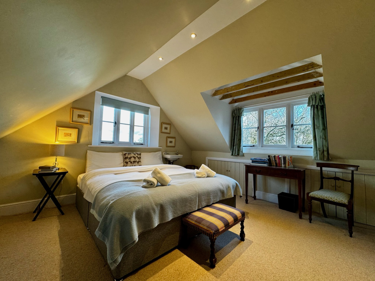 Hill House - Country Retreat in 19 Crawley Hill, Uley, Dursley GL11 5BH, UK - Property image 11 - VivreStays