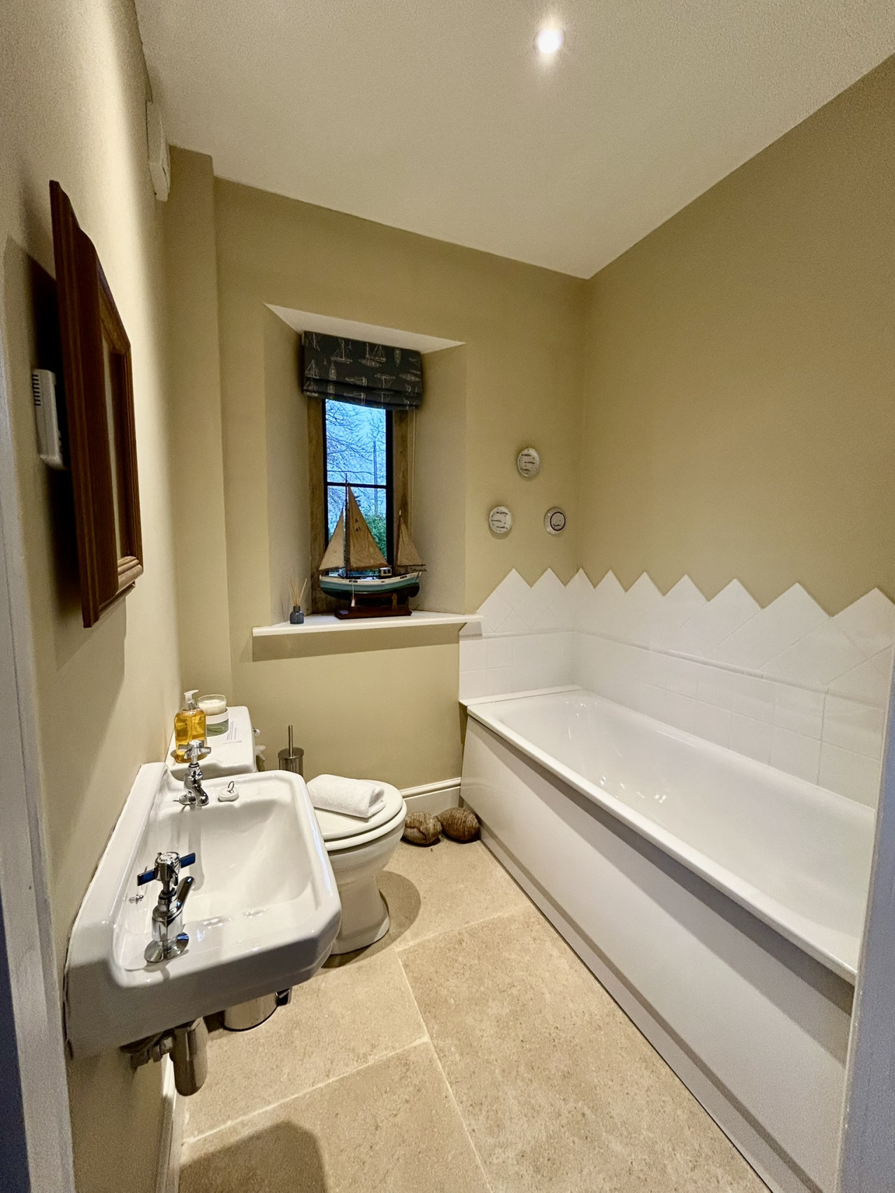 Hill House - Country Retreat in 19 Crawley Hill, Uley, Dursley GL11 5BH, UK - Property image 19 - VivreStays