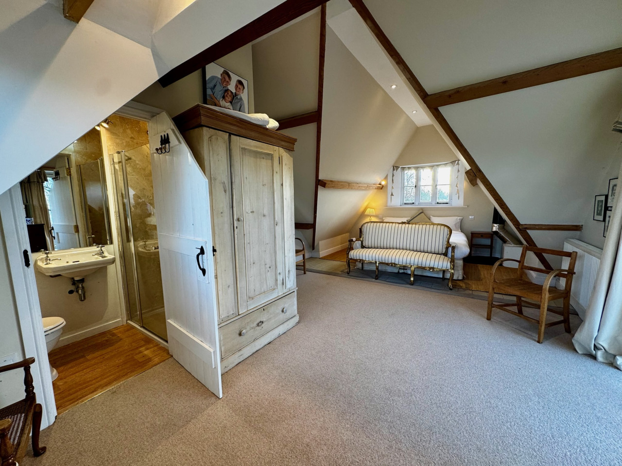Hill House - Country Retreat in 19 Crawley Hill, Uley, Dursley GL11 5BH, UK - Property image 22 - VivreStays