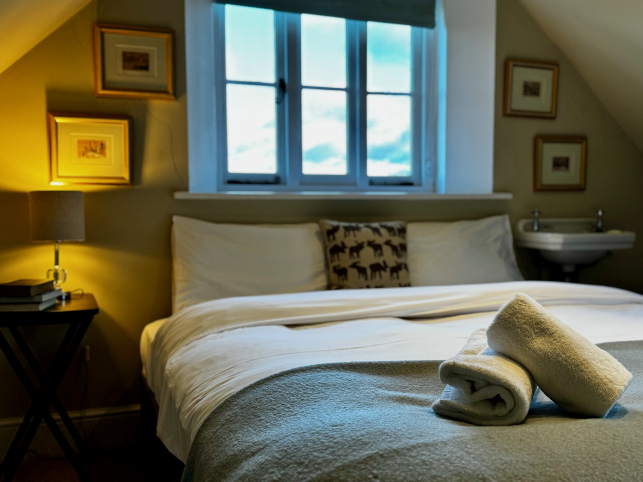 Hill House - Country Retreat in 19 Crawley Hill, Uley, Dursley GL11 5BH, UK - Property image 12 - VivreStays