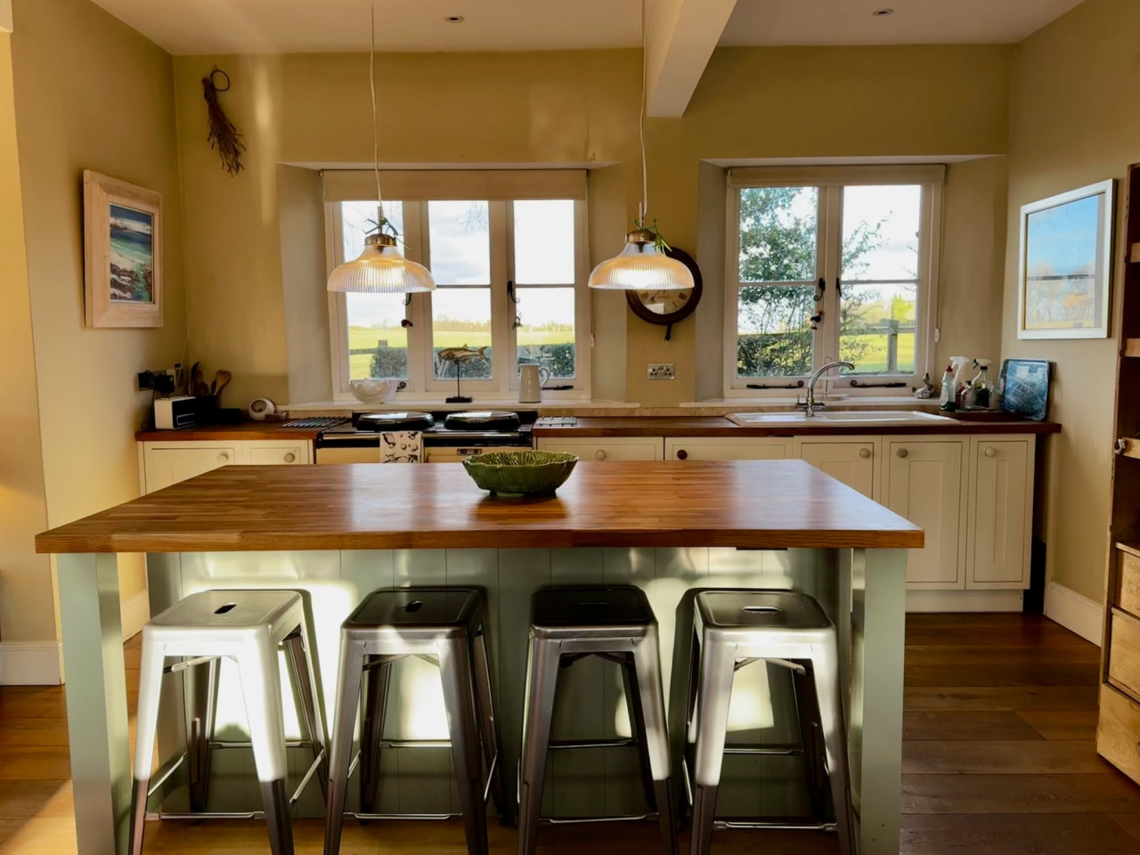 Hill House - 5 Bedroom Country House in 19 Crawley Hill, Uley, Dursley GL11 5BH, UK - Property image 9 - VivreStays