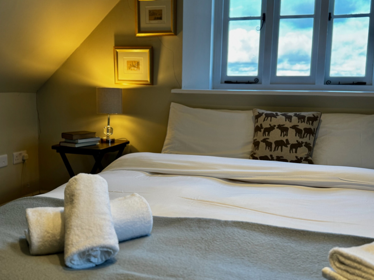 Hill House - 5 Bedroom Country House in 19 Crawley Hill, Uley, Dursley GL11 5BH, UK - Property image 17 - VivreStays