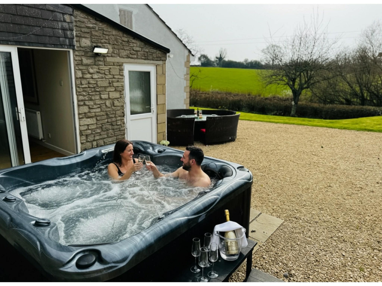 Flexor Farm - Luxe Collection in 16 Birgage Rd, Hawkesbury Upton, Badminton GL9 1BH, UK - Property image 3 - VivreStays