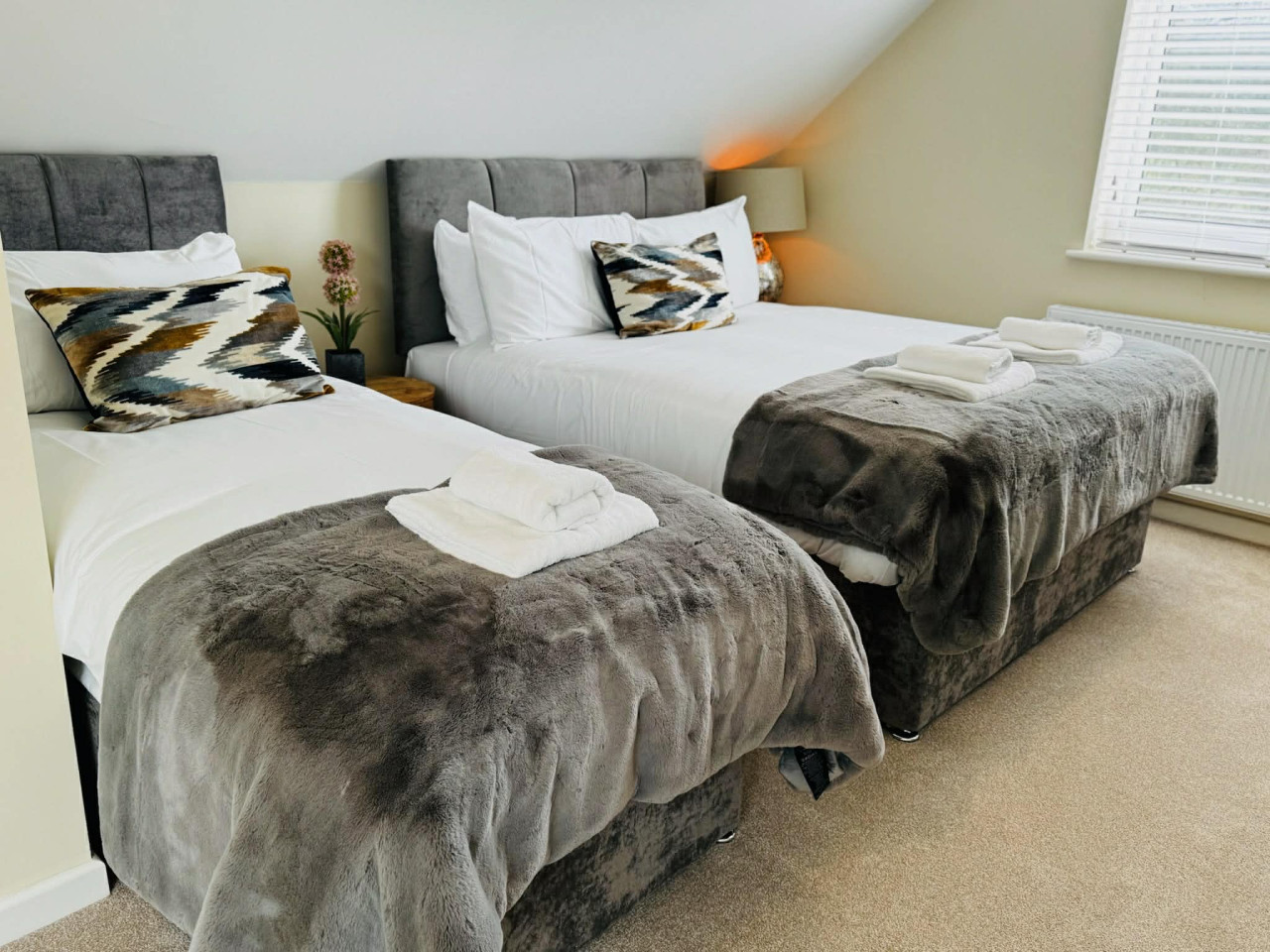 Flexor Farm - Luxe Collection in 16 Birgage Rd, Hawkesbury Upton, Badminton GL9 1BH, UK - Property image 5 - VivreStays
