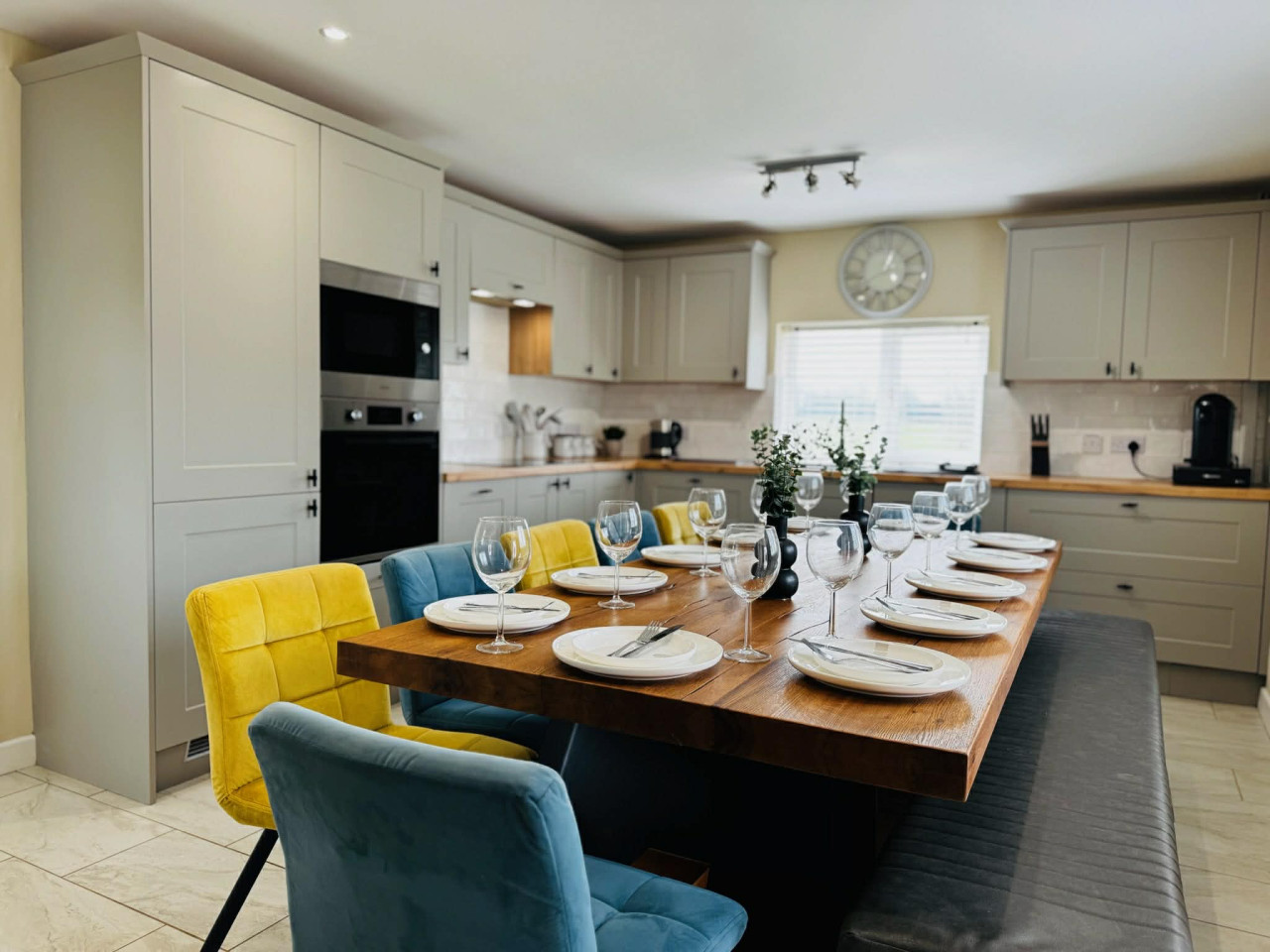Flexor Farm - Luxe Collection in 16 Birgage Rd, Hawkesbury Upton, Badminton GL9 1BH, UK - Property image 2 - VivreStays
