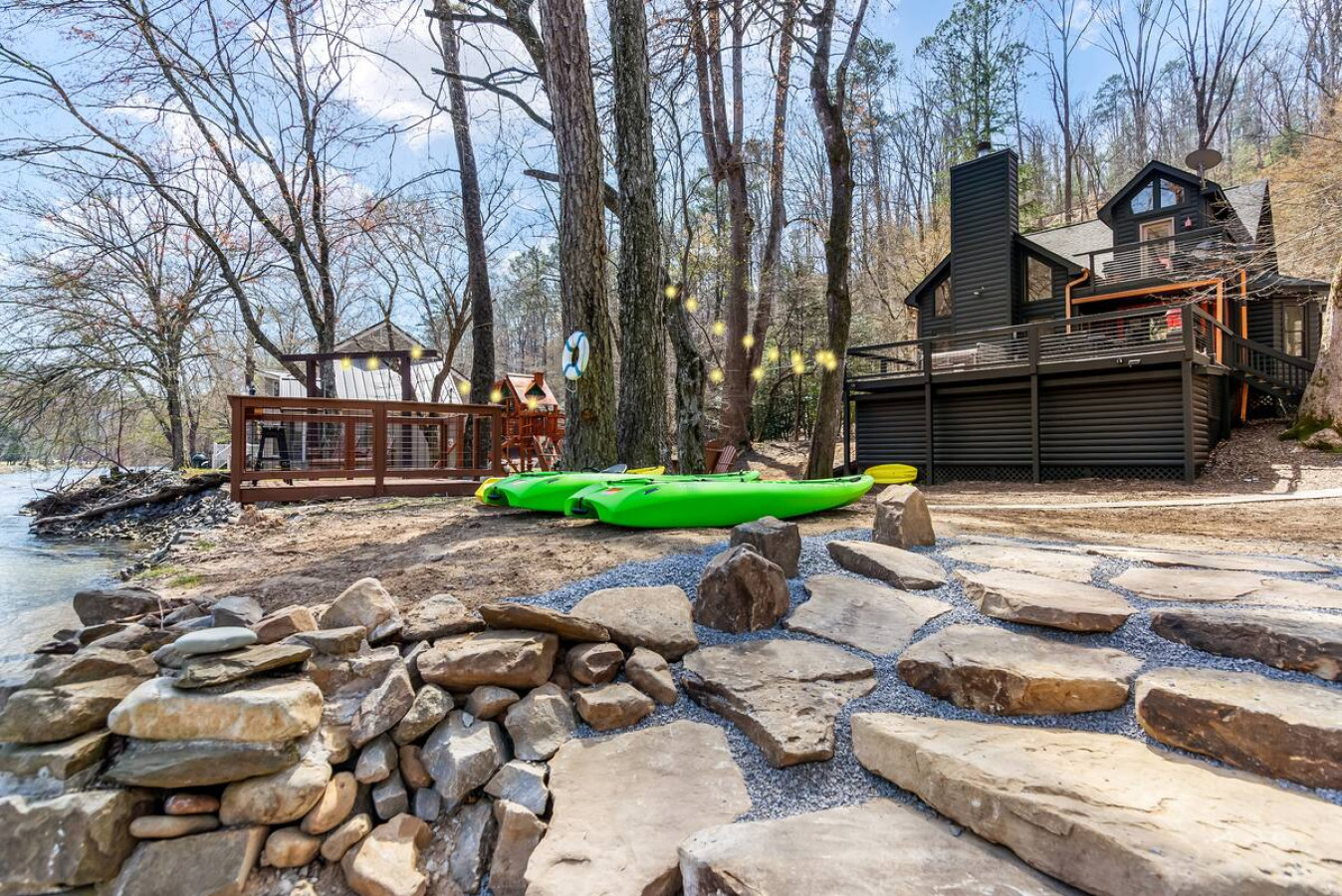 Riveredge Escape Cabin