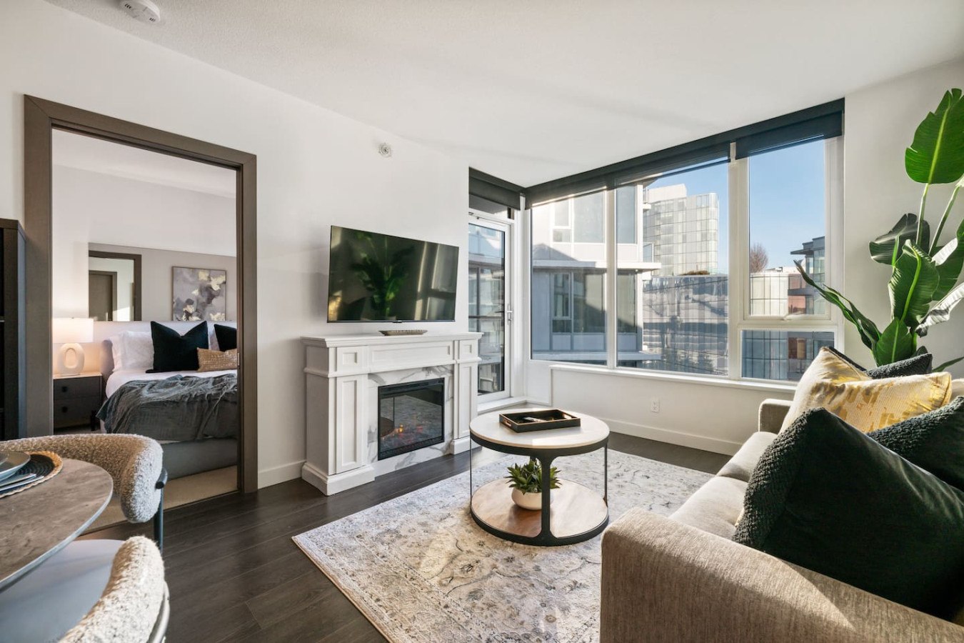 Luxury Oceanview Condo | Ac | Parking/hot Tub/pool - Vancouver