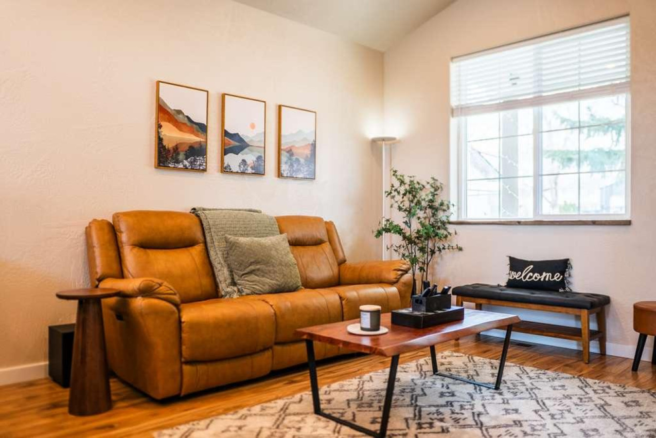 Cozy Cottage With Fireplace And Ev Charger - Inviting Retreat - Post Falls, ID