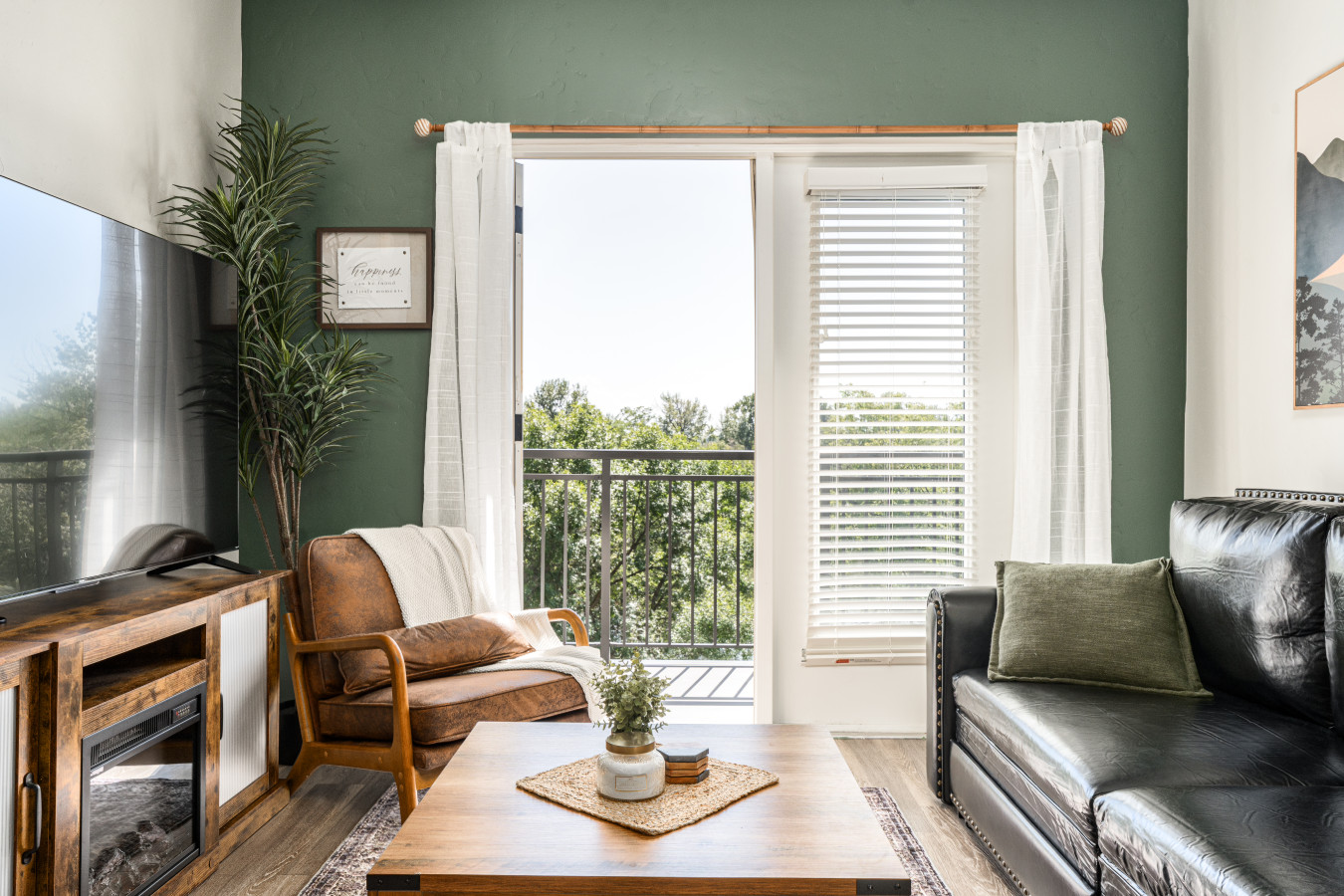 Greenbelt Balcony 2br | Hot Tub, Steps To Downtown - Boise, ID